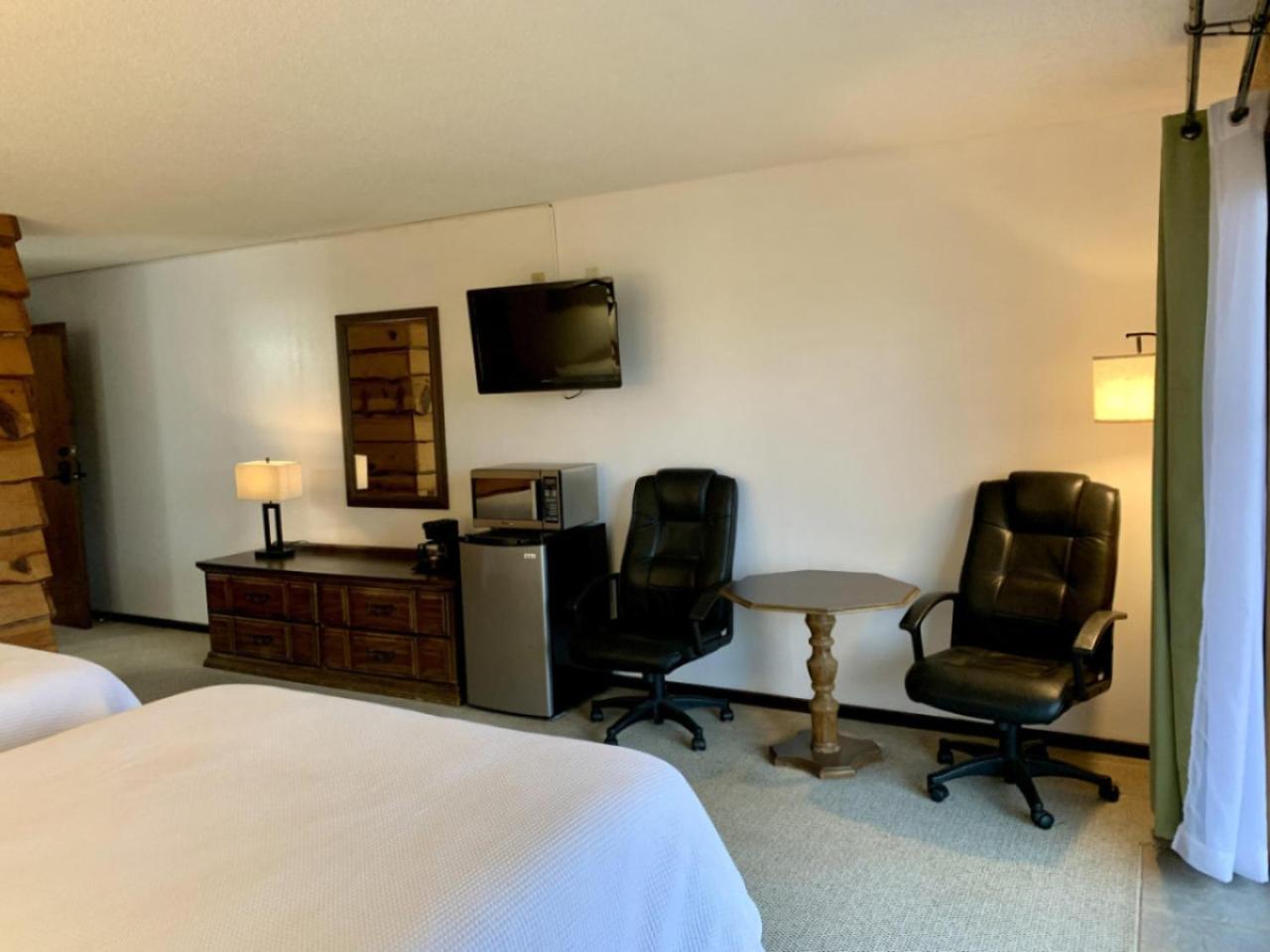 Bridge Inn Tomhawk - 2Nd Floor, 1 King Size Bed, Balcony, River View Tomahawk Luaran gambar