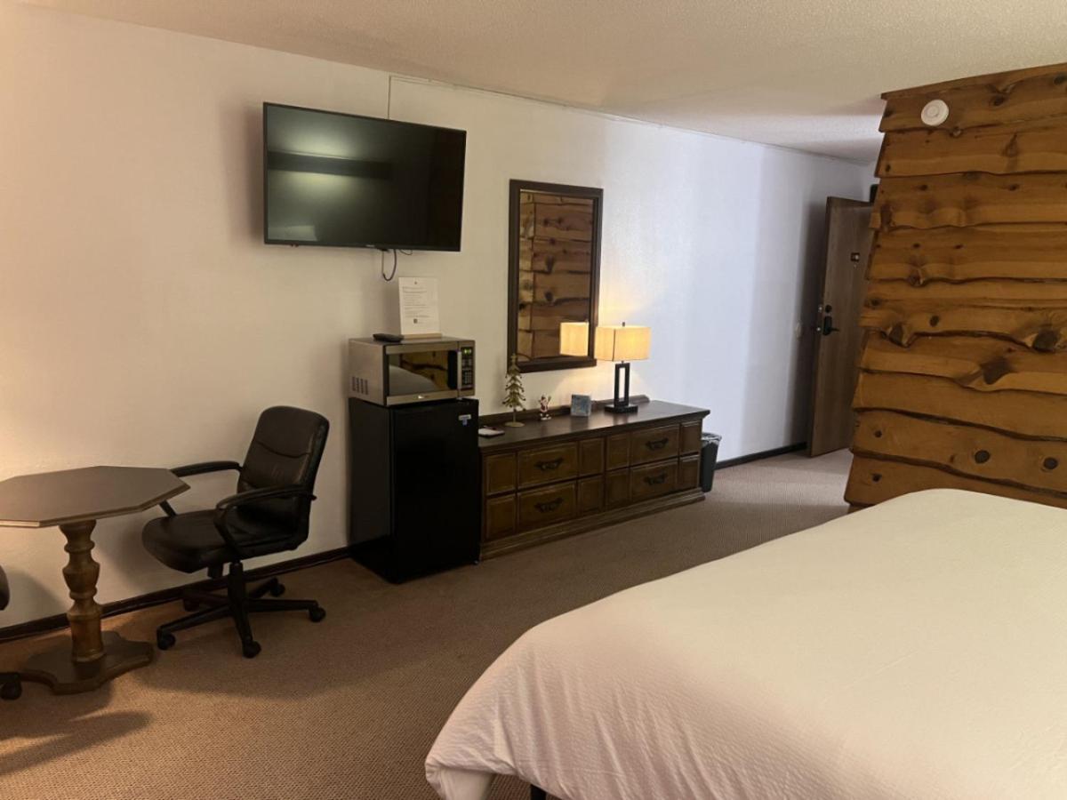 Bridge Inn Tomhawk - 2Nd Floor, 1 King Size Bed, Balcony, River View Tomahawk Luaran gambar